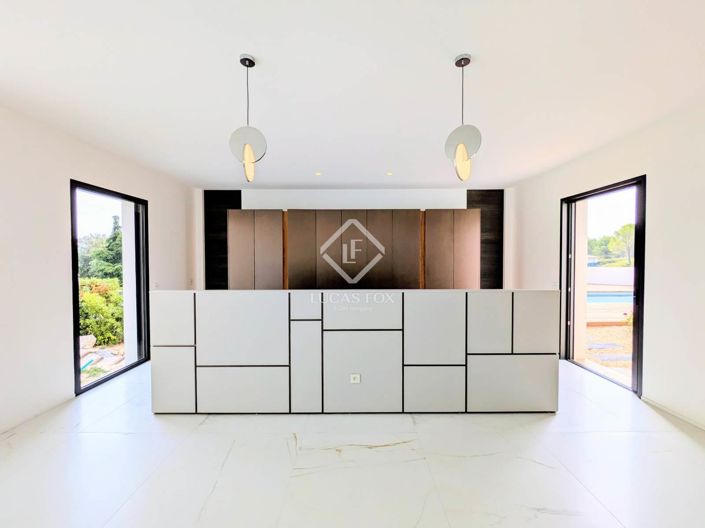 Image No.19-3 Bed House for sale