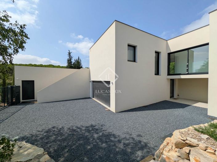 Image No.21-3 Bed House for sale