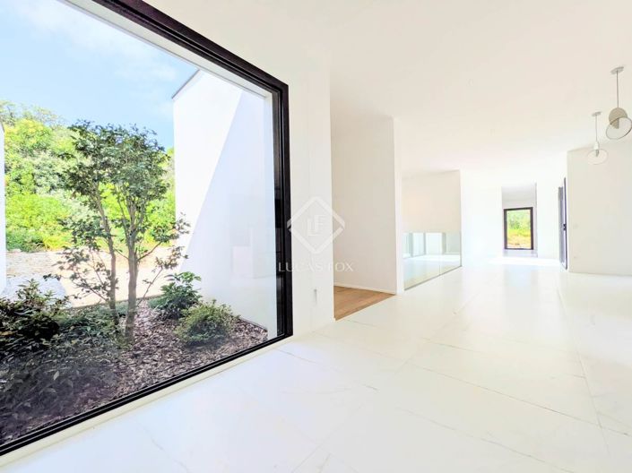 Image No.35-3 Bed House for sale