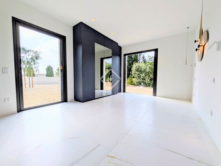 Image No.36-3 Bed House for sale