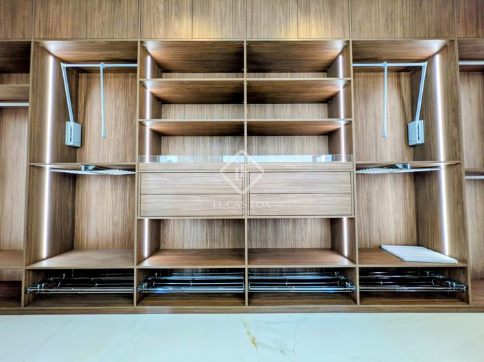 Image No.9-3 Bed House for sale