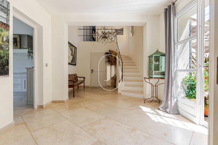 Image No.7-4 Bed House for sale