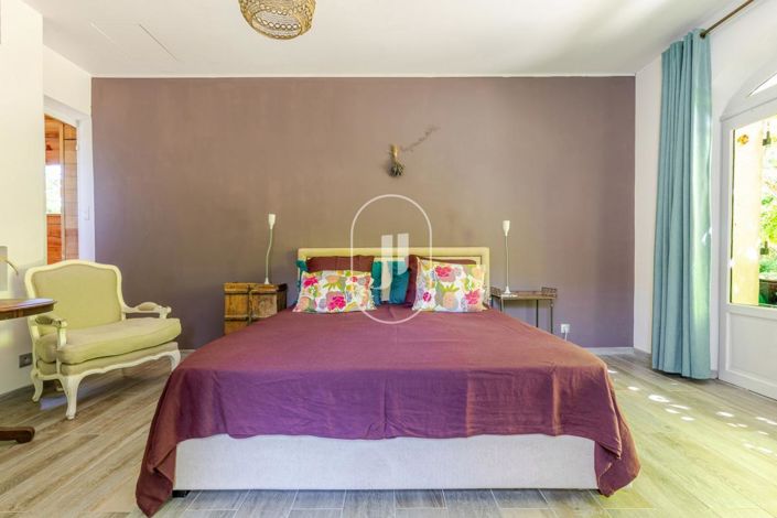 Image No.8-4 Bed House for sale