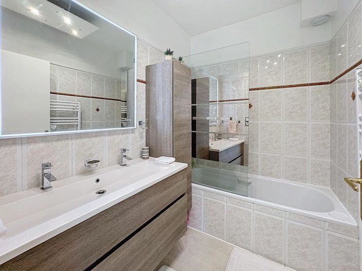 Image No.9-3 Bed Apartment for sale