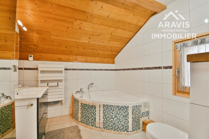 Image No.9-3 Bed House for sale