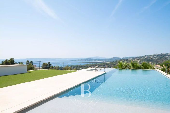 Image No.6-6 Bed House for sale