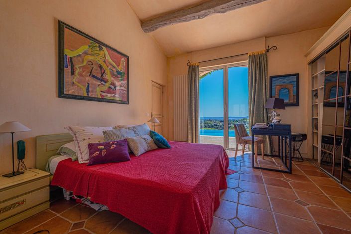 Image No.11-6 Bed House for sale