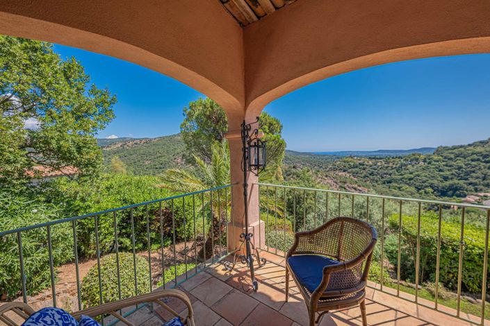 Image No.13-6 Bed House for sale