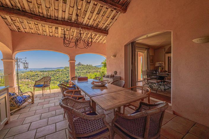 Image No.5-6 Bed House for sale