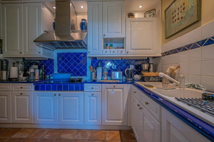 Image No.9-6 Bed House for sale