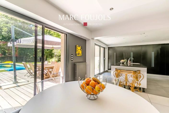 Image No.10-6 Bed House for sale