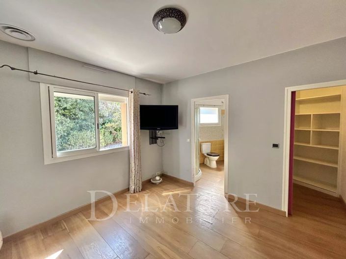 Image No.11-5 Bed House for sale