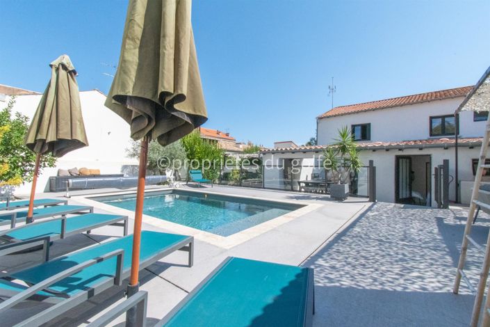 Image No.1-6 Bed House for sale