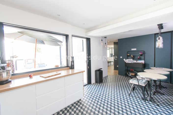 Image No.10-6 Bed House for sale