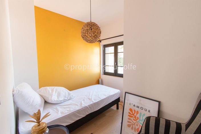 Image No.19-6 Bed House for sale