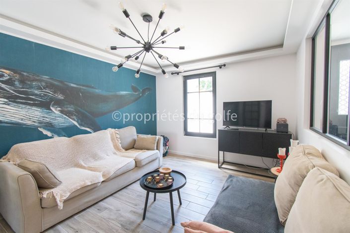 Image No.6-6 Bed House for sale