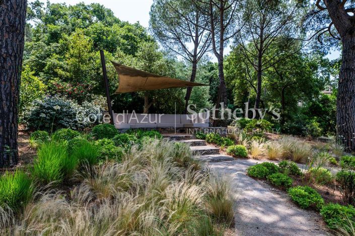 Image No.20-6 Bed House for sale