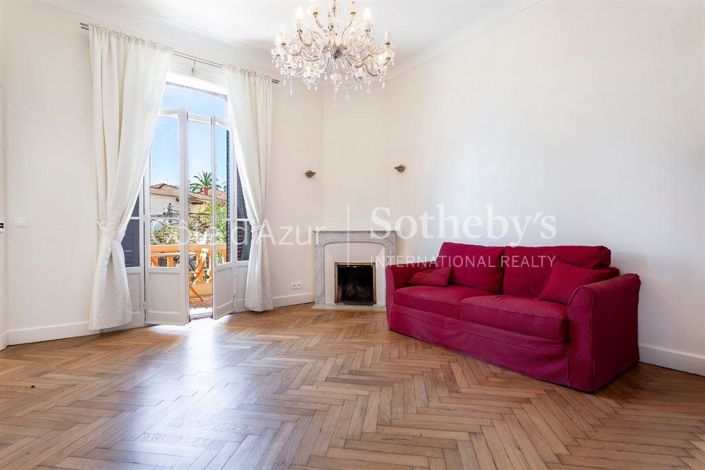 Image No.6-6 Bed Property for sale