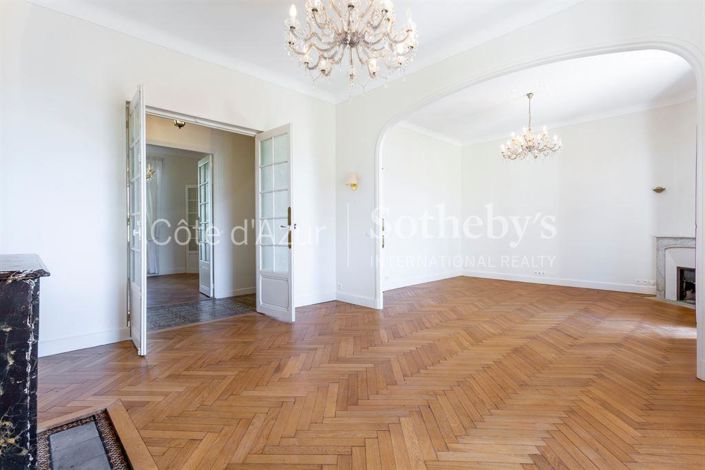 Image No.8-6 Bed Property for sale