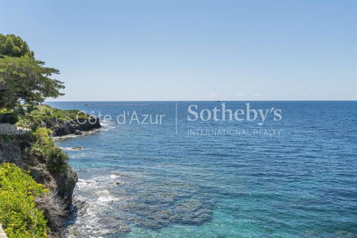 Image No.12-7 Bed Property for sale