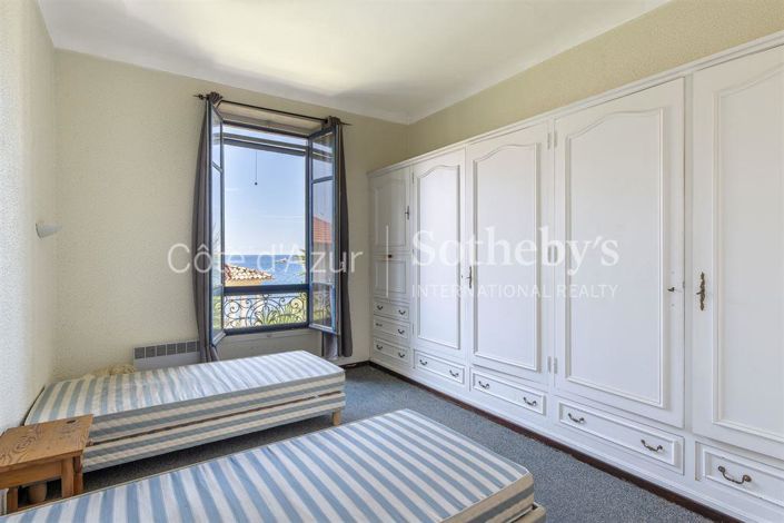 Image No.14-7 Bed Property for sale