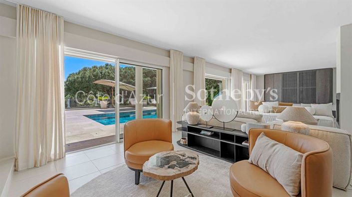 Image No.15-4 Bed Property for sale