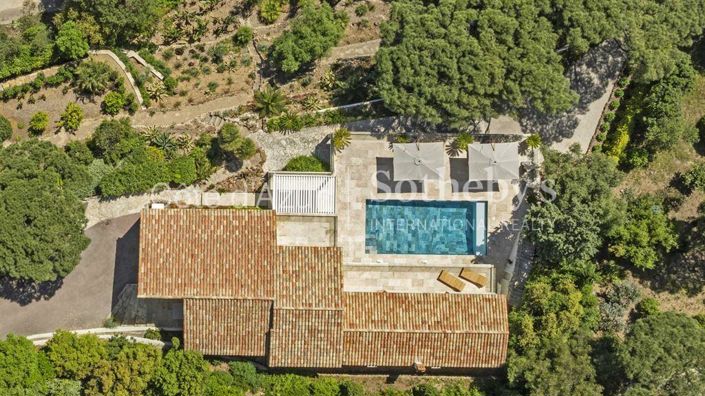 Image No.17-4 Bed Property for sale