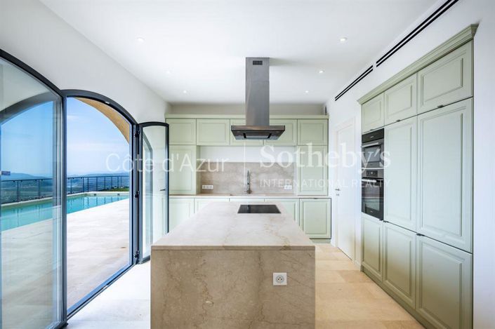 Image No.16-5 Bed House for sale