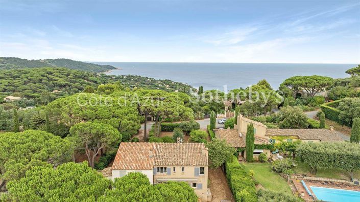 Image No.1-4 Bed House for sale