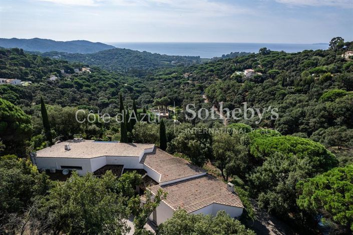 Image No.2-7 Bed Property for sale