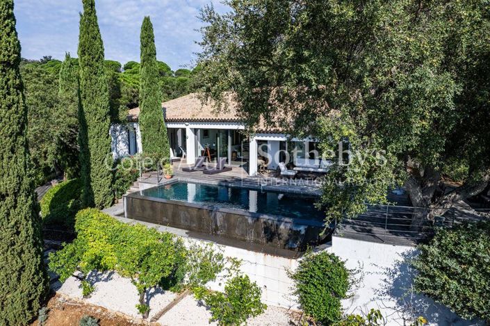 Image No.4-7 Bed Property for sale