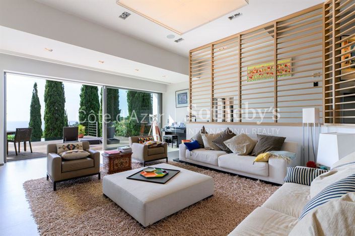 Image No.5-7 Bed Property for sale