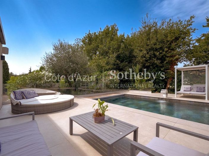 Image No.19-5 Bed Property for sale