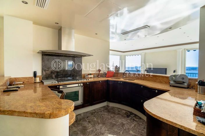 Image No.6-3 Bed Apartment for sale