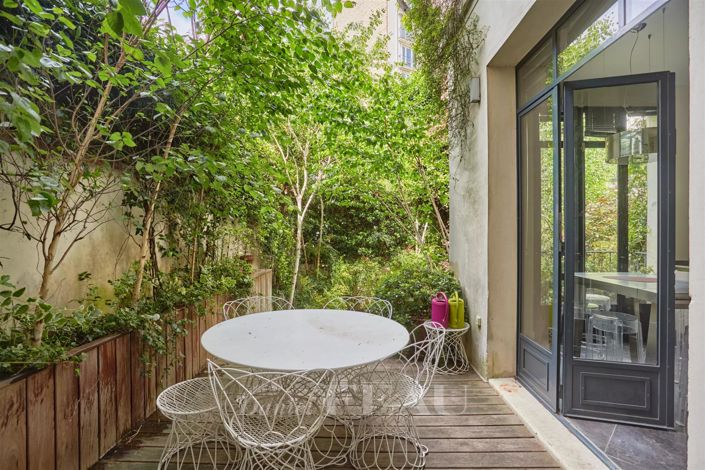 Image No.2-6 Bed House for sale