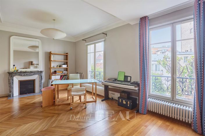 Image No.26-6 Bed House for sale