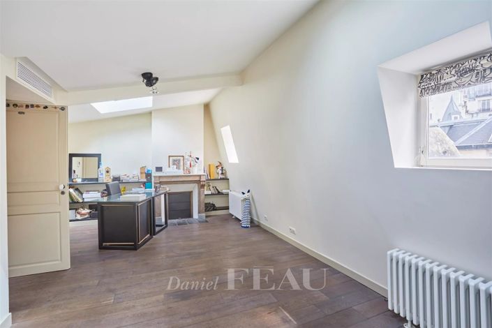 Image No.31-6 Bed House for sale