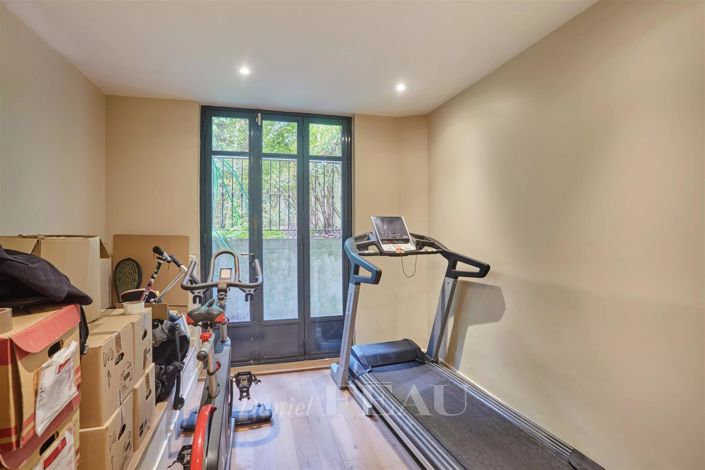 Image No.34-6 Bed House for sale