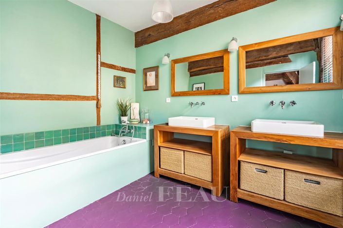 Image No.9-4 Bed House for sale