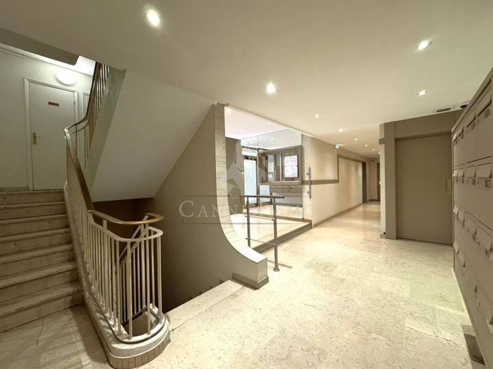 Image No.20-2 Bed Apartment for sale