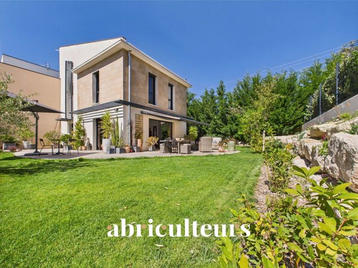 Image No.1-3 Bed House for sale