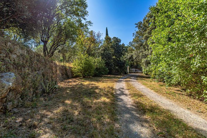 Image No.16-7 Bed House for sale