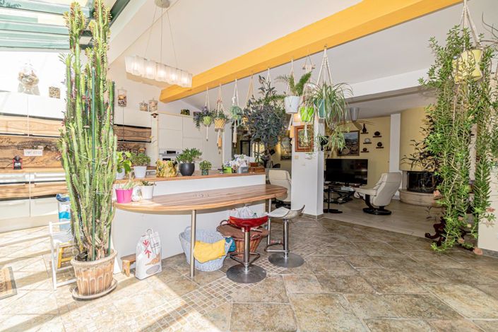 Image No.36-7 Bed House for sale