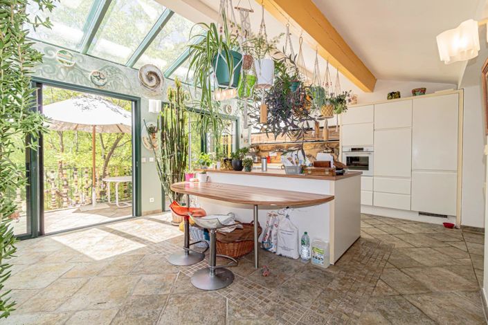 Image No.38-7 Bed House for sale