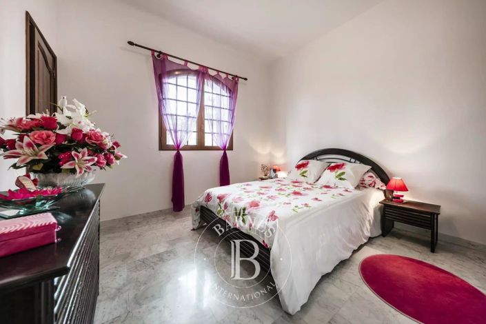 Image No.13-3 Bed House for sale