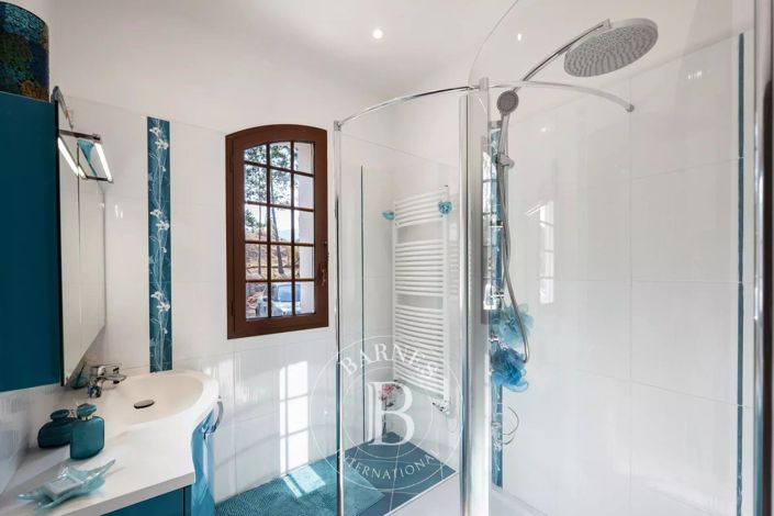 Image No.16-3 Bed House for sale