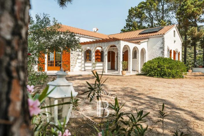 Image No.19-3 Bed House for sale