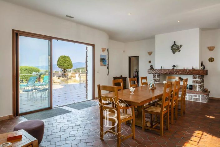 Image No.8-3 Bed House for sale