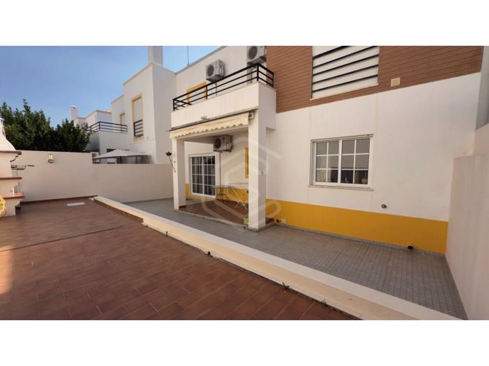 Image No.1-4 Bed House for sale