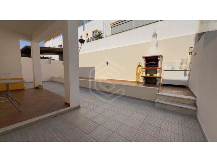 Image No.20-4 Bed House for sale